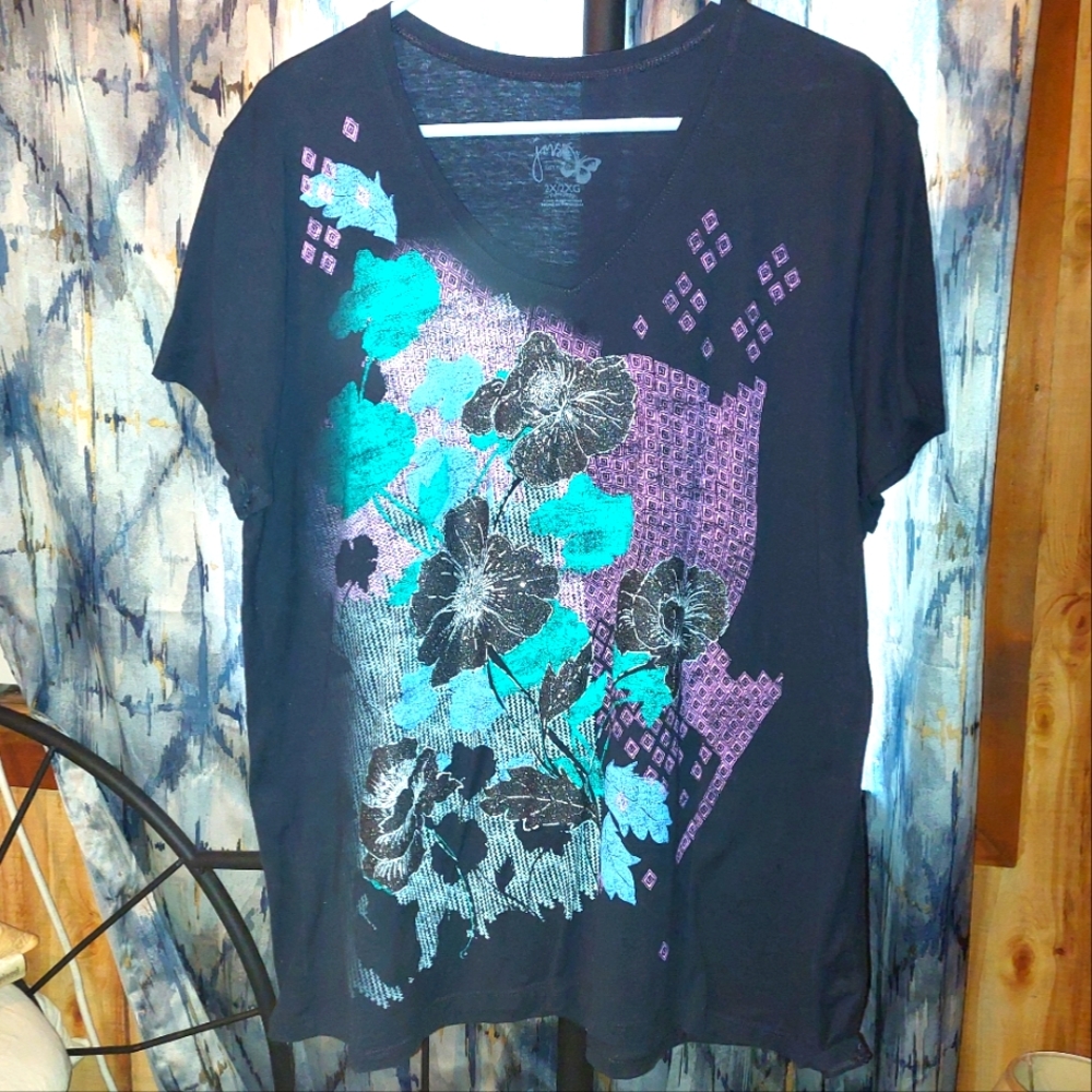 Just My Size 2X/2XG(28W/20W) Floral Black andPurple Short Sleeved Tee Shirt